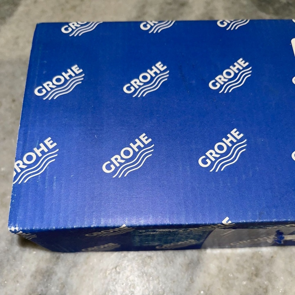 Grohe soap lotion under sink dispenser - Picture 2 of 4